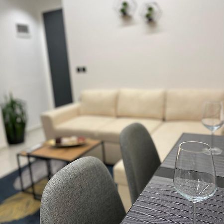 Sueno Apartments & Suites Тирана Екстериор снимка