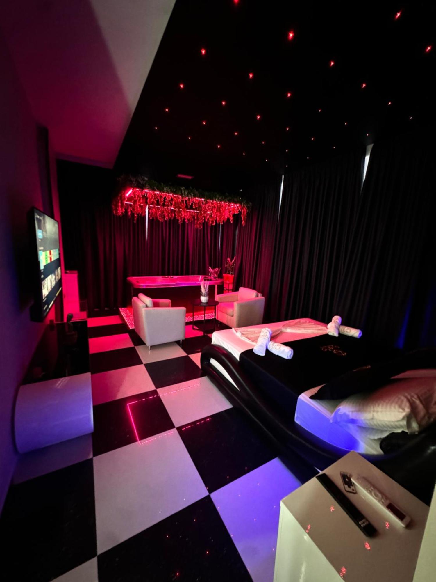 Sueno Apartments & Suites Тирана Екстериор снимка