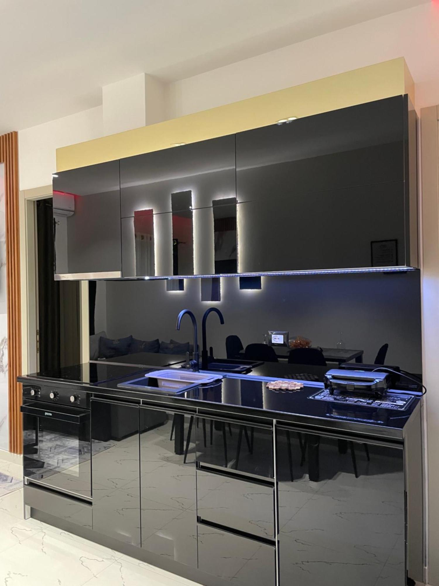 Sueno Apartments & Suites Тирана Екстериор снимка