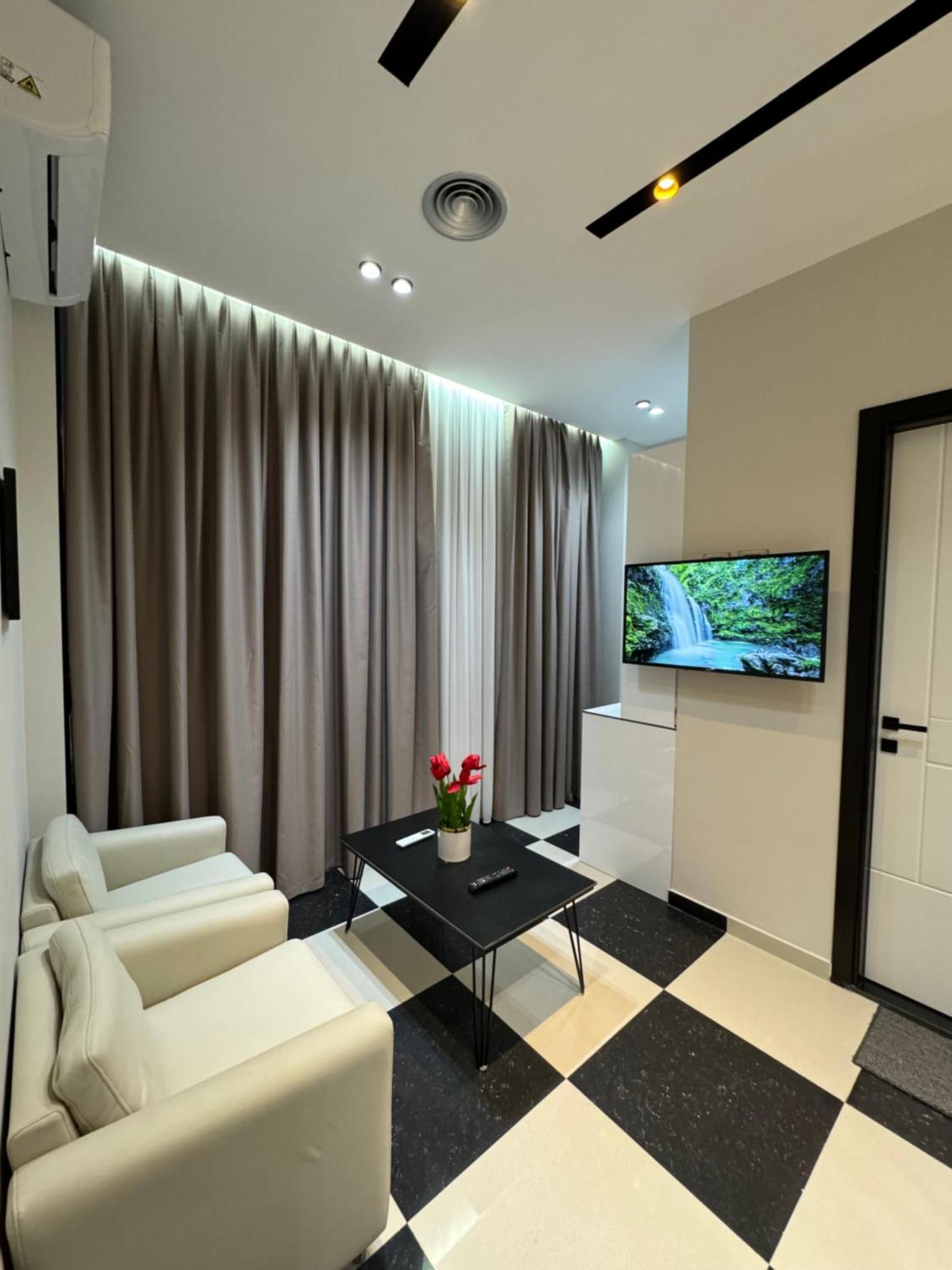 Sueno Apartments & Suites Тирана Стая снимка