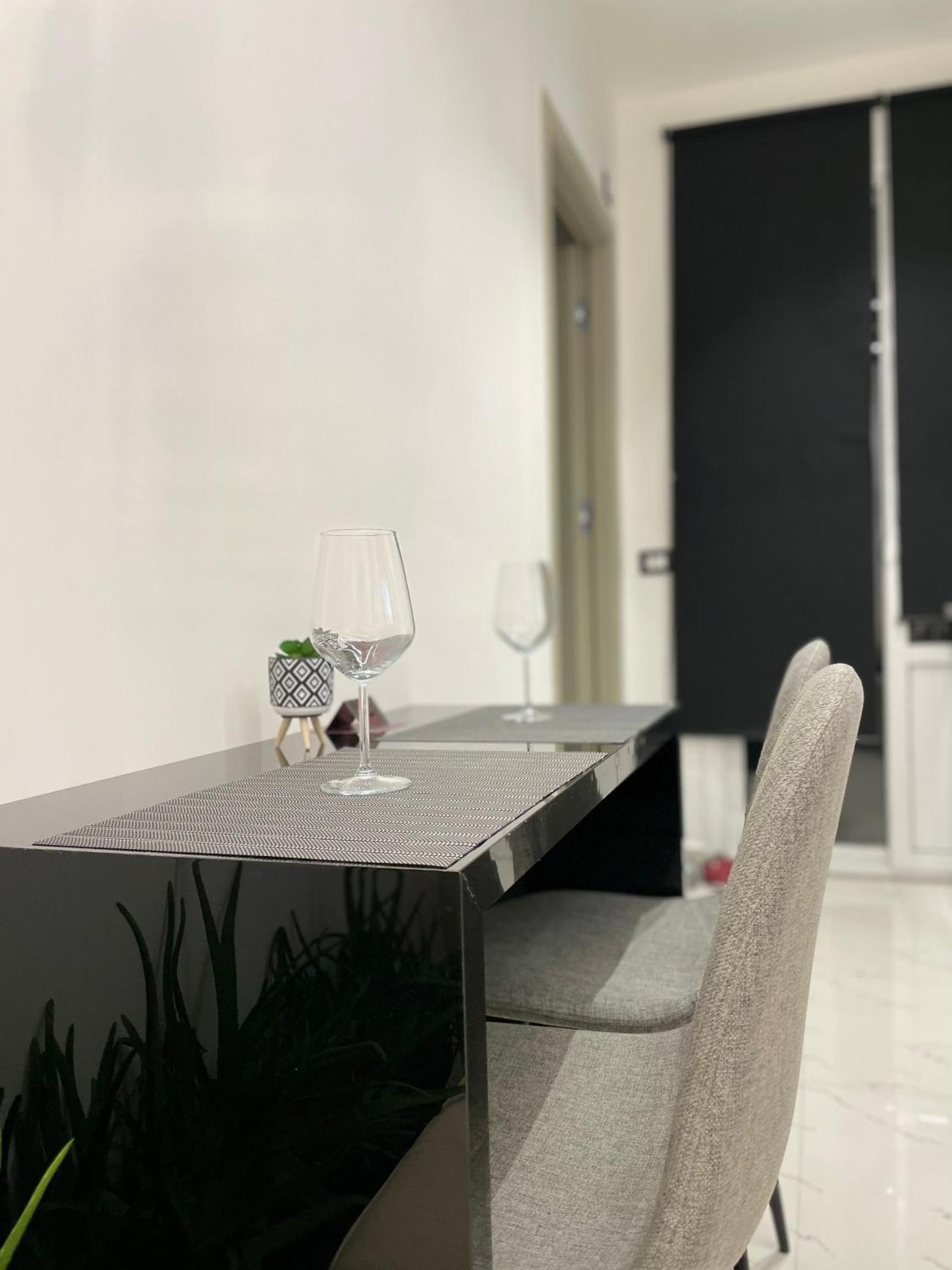Sueno Apartments & Suites Тирана Екстериор снимка