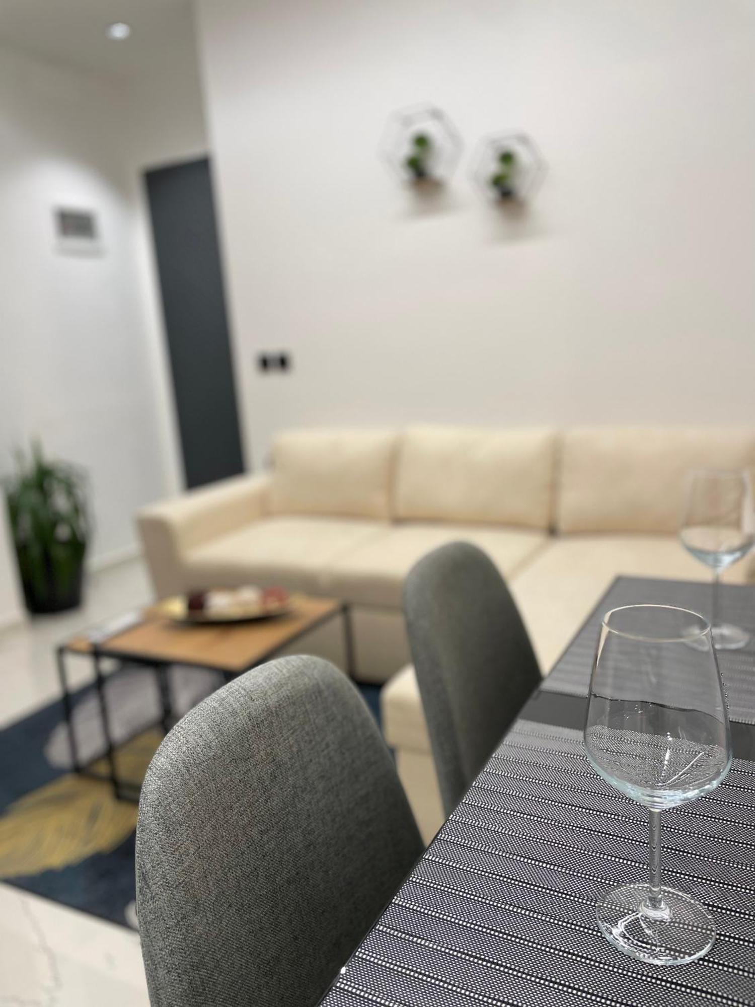 Sueno Apartments & Suites Тирана Екстериор снимка